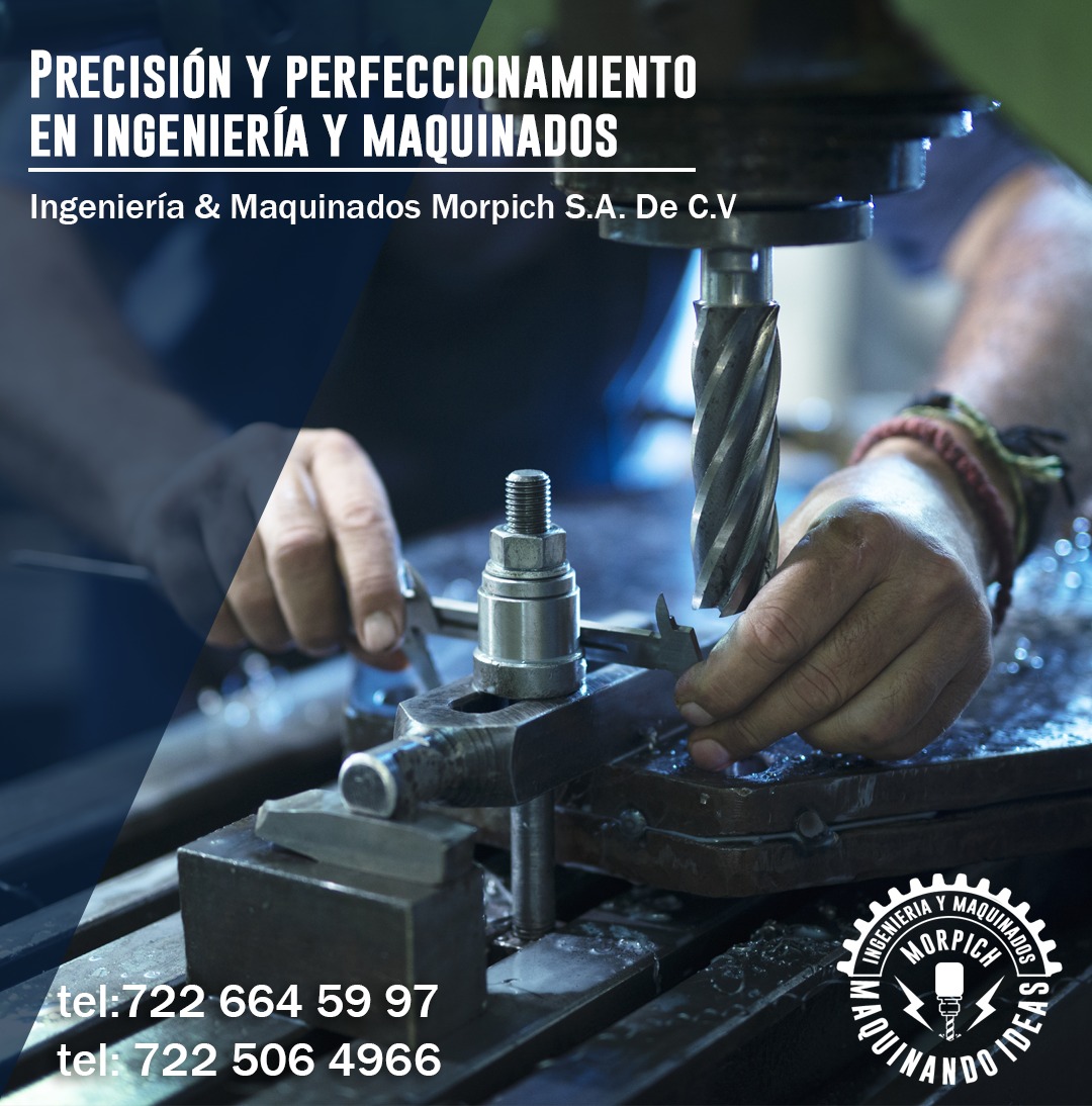 Foto de grúa cargadno estructura metalica